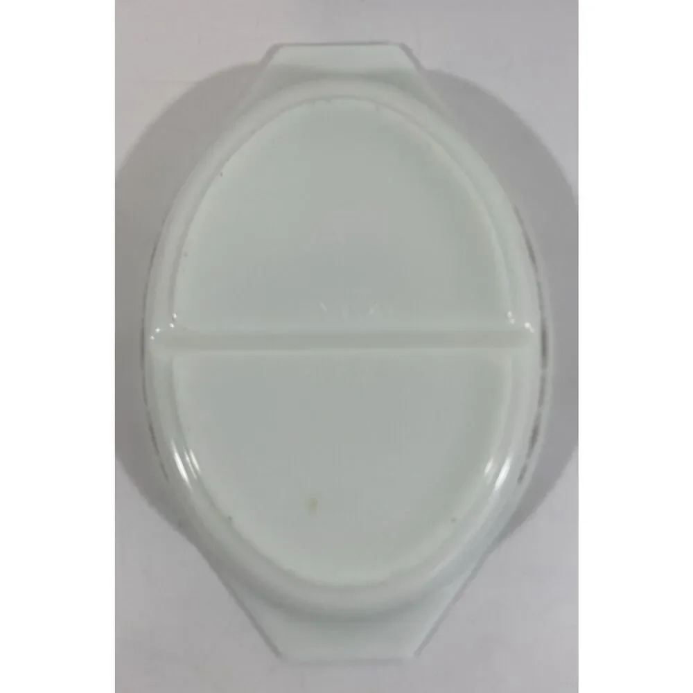 Vintage‎ Pyrex Town and Country 1.5-quart oval divided casserole dish Brown
